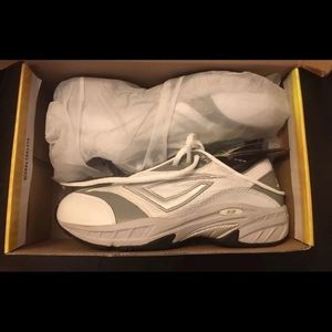 Women’s 3n2 Accelerate Trainer Size 6.5